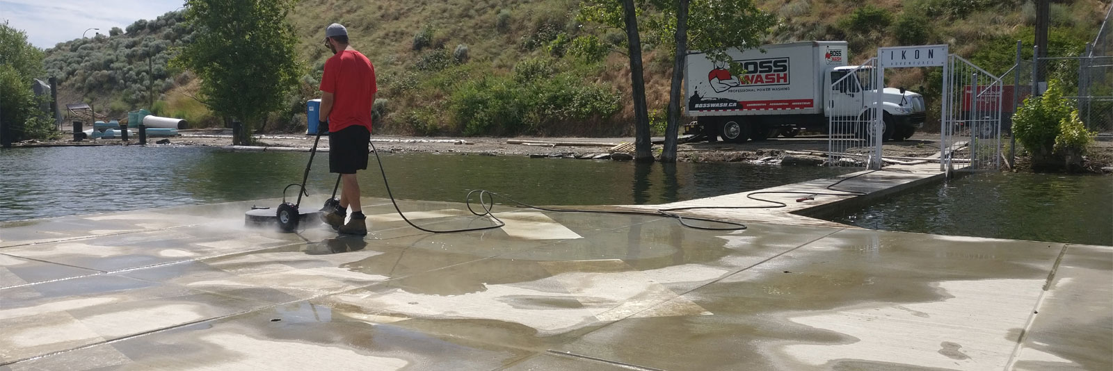 high pressure spray cleaning concrete